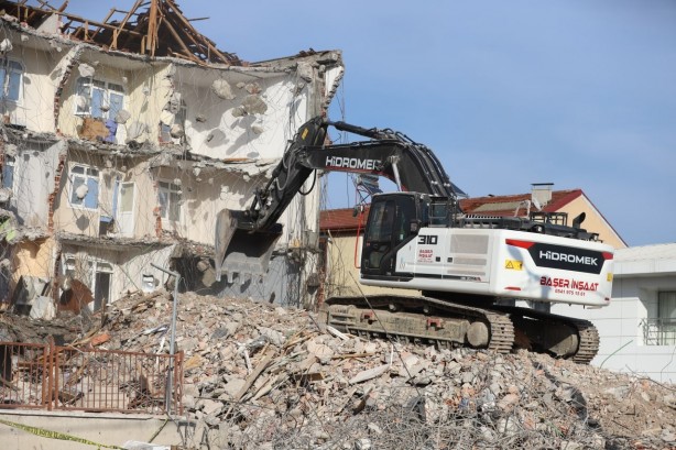 Foto - Düzce’de yıkım devam ediyor