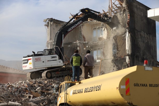 Foto - Düzce’de yıkım devam ediyor