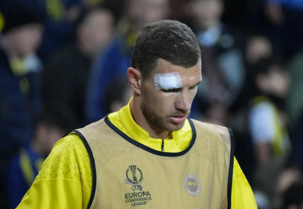 Dzeko öyle bir laf etti ki! Hiç hayra alamet değil bu... Orada bir endişe var artık! Artık bulunamıyor gol...