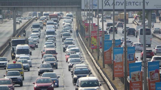 Foto - E-5'te yürüyen adamın hikayesi yürek burktu!