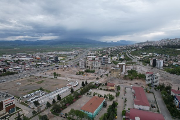 Foto - Ebrar Sitesi'nde enkaz kaldırma çalışması sürüyor! 'Yağmur yağınca yığınların arasından kanlar aktı'