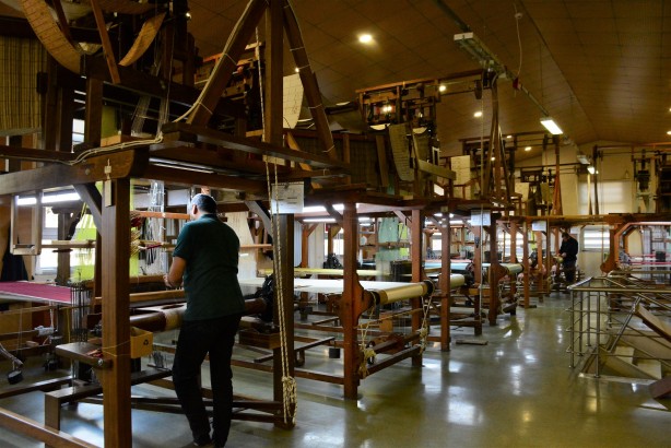 Foto - Asırlık makinelerle kabe örtüsü üretildi