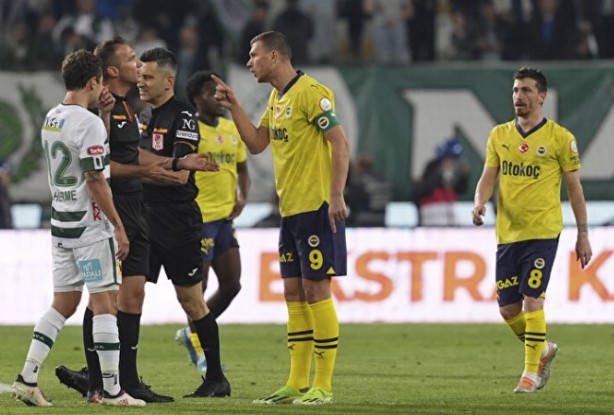 Foto - Edin Dzeko’dan şok hareket! Birer birer engelledi