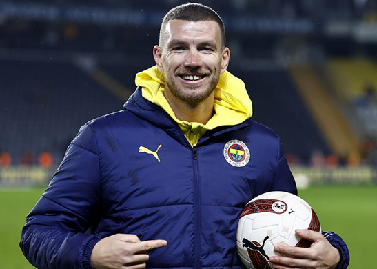 Foto - Edin Dzeko'ya rekor teklif geldi! 1 yıl daha sözleşmesi var ama…
