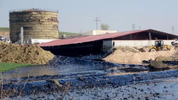 Edirne'de petrol kazanı patladı! Tonlarca akaryakıt çevreye yayıldı
