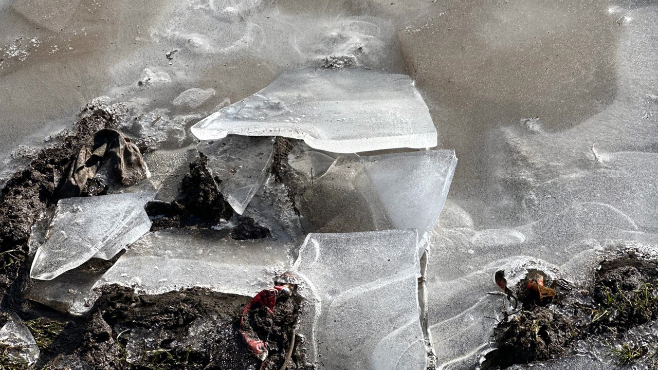 Edirne’de şaşırtan görüntü! “Göl Baba” buz kesti