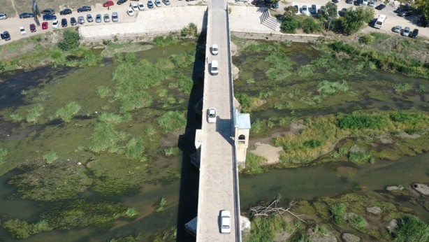Foto - Edirne'de vatandaşlar çöple kaplanan derenin temizlenmesini istiyor