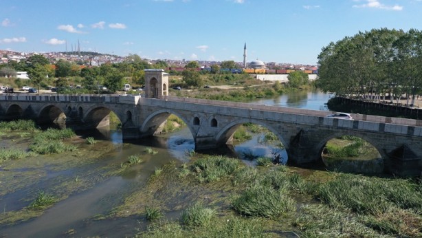 Foto - Edirne'de vatandaşlar çöple kaplanan derenin temizlenmesini istiyor