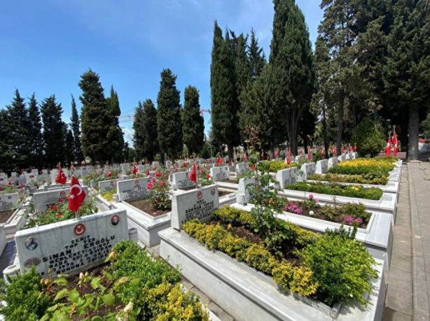 Foto - Edirnekapı Şehitliği’nde buruk Anneler Günü