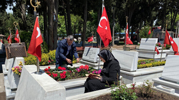 Edirnekapı Şehitliği’nde buruk Anneler Günü