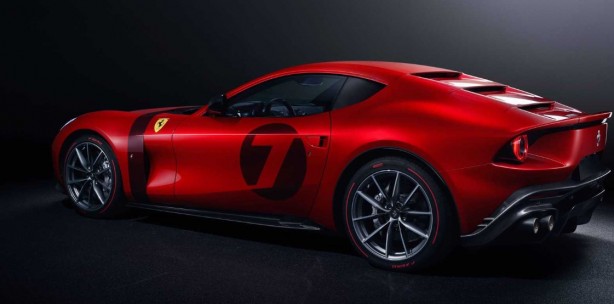 Foto - Efsane geri döndü! Ferrari yeni modelini tanıttı