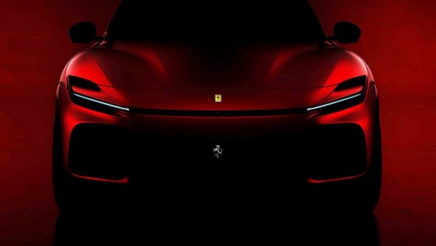 Efsane geri döndü! Ferrari yeni modelini tanıttı