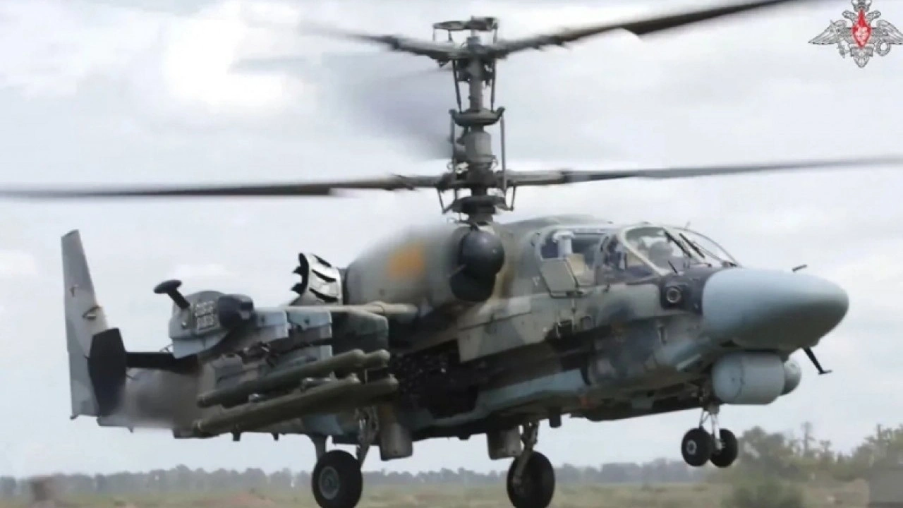 Foto - Efsane savaş helikopteri düştü! Ülke şoka girdi