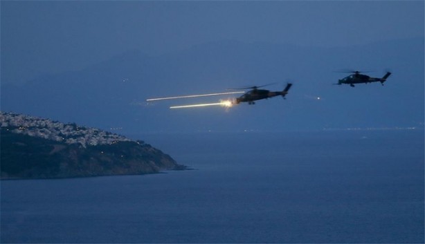 Foto - Ege semalarındaki tatbikat nefes kesti!