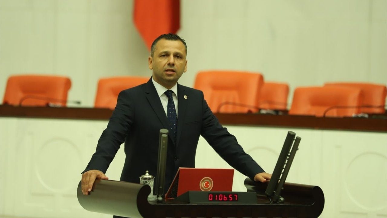 Foto - "Eğer bu yasa geçerse..." deyip çekiçle cep telefonunu kırmıştı! O CHP’li vekile bakın ne oldu