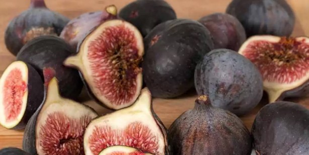 Foto - Eğer inciri zeytinyağında bekletip yerseniz! Bilgilerinizi altüst edecek: Çok şaşıracaksınız! Kuru incir- Zeytinyağı kürü 