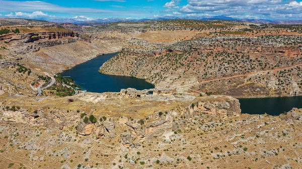 Eğil'deki antik tüneller hayran bırakıyor