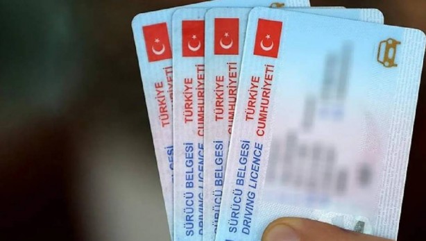 Foto - Ehliyet sahipleri dikkat! Ve kritik açıklama geldi! Bu işlemi yapmayanlar aracını garajda tutmak zorunda kalacak