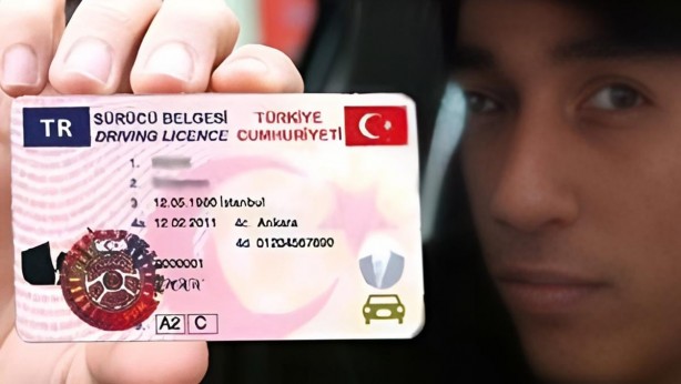 Foto - Ehliyeti olanlar dikkat! 15 TL ödeyerek yaptırmalısınız! Yaptırmayanlar 4 bin 64 TL ceza ödeyecek