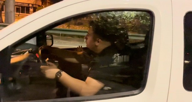 Foto - Ehliyetsiz sürücü trafik polisini ezdi