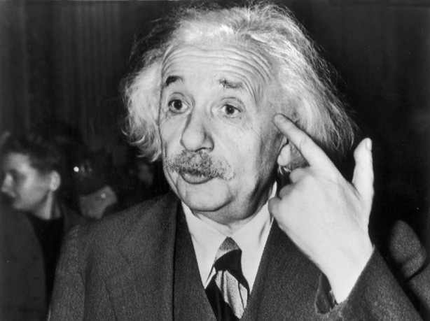 Foto - Einstein bahşiş yerine garsona iki not verdi! Notların birinde formül yazıyordu... O formül öyle bir fiyata satıldı ki, herkes şok oldu