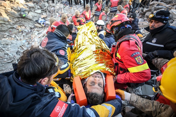 Foto - Ekipler dinlenmeden çalışıyor! Umutlar tükenmiyor tam 149 saat sonra...