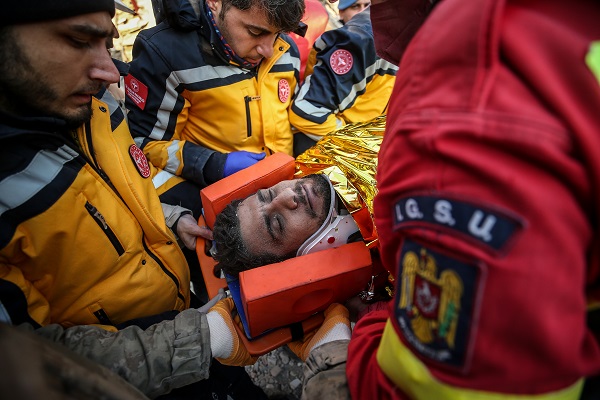 Foto - Ekipler dinlenmeden çalışıyor! Umutlar tükenmiyor tam 149 saat sonra...