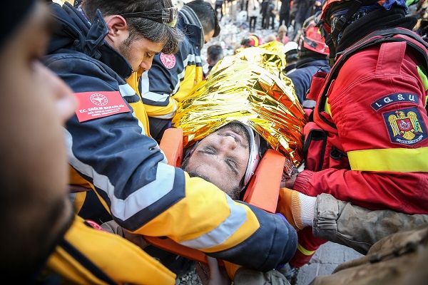 Foto - Ekipler dinlenmeden çalışıyor! Umutlar tükenmiyor tam 149 saat sonra...