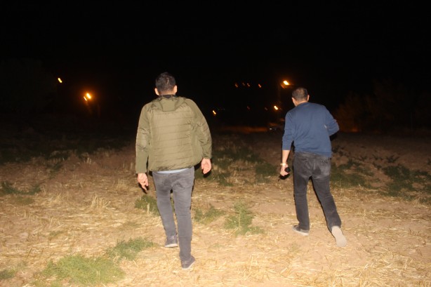 Foto - Ekipler gece yarısı mezarlıkta 'bebek' aradı