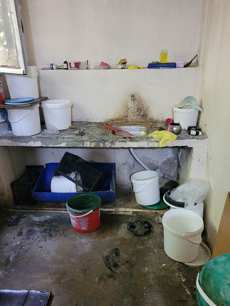 Foto - Ekipler gözlerine inanamadı! Bakın vatandaşa peynir diye ne satılıyor