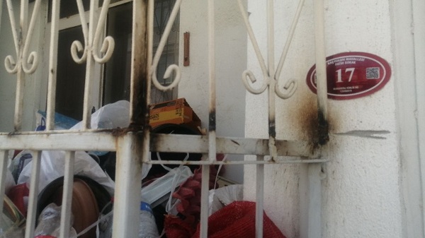 Foto - Ekipler gözlerine inanamadı! Eve demir korkuluklarını keserek girdiler