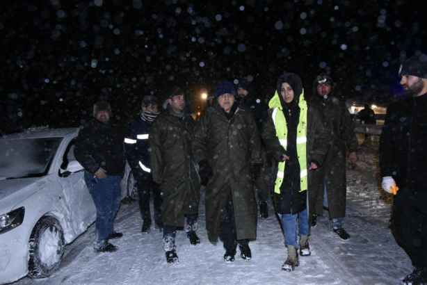 Ekipler seferber oldu! 2 bebek kurtarıldı