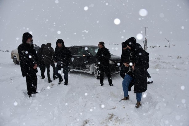 Foto - Ekipler seferber oldu! 2 bebek kurtarıldı