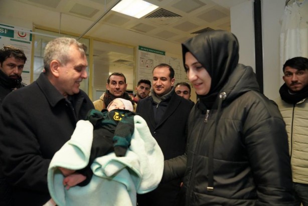 Foto - Ekipler seferber oldu! 2 bebek kurtarıldı