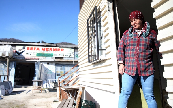 Foto - Ekmeğini taştan çıkarıyor! "Erkek işi" diyenlere aldırmadı