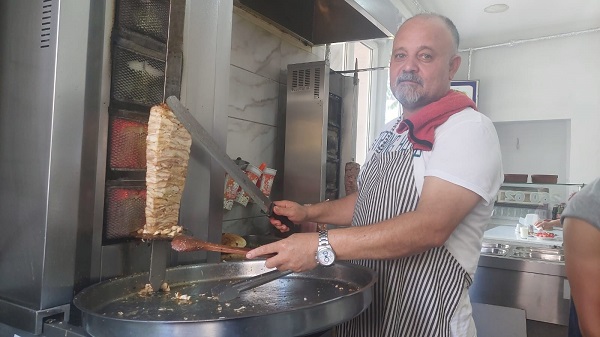 Foto - Ekmek parası için az daha gözlerinden olacaktı! 