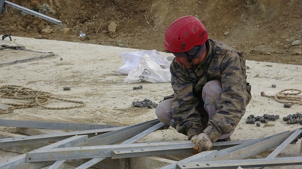 Foto - Ekmek parası için zorlu mesai! 80 metre yükseklikte ölümle dans