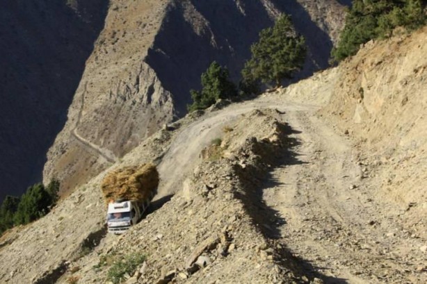 Foto - Ekmek parası için zorlu yolculuk