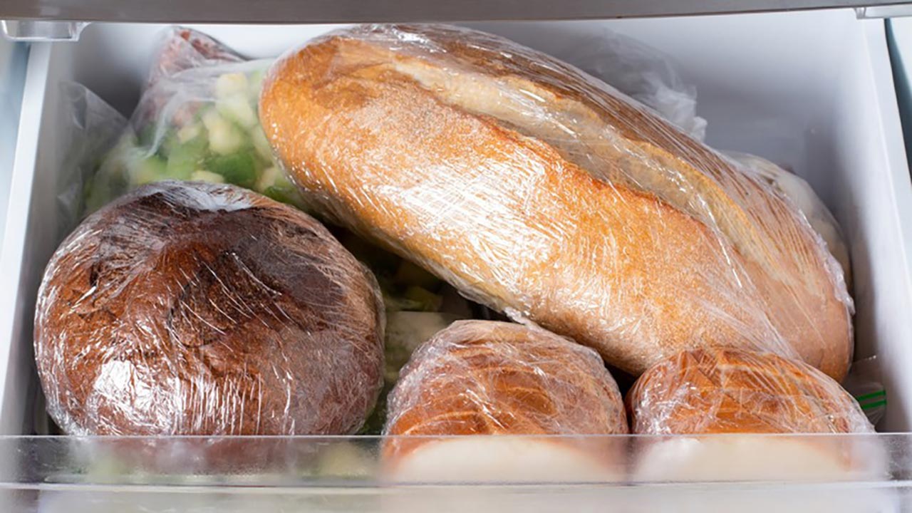 Foto - Ekmekleri buzdolabına koymak sandığınız kadar masum değil! Yazın bu hatayı sakın yapmayın