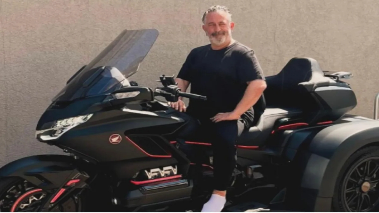 Foto - Ekonomiden şikâyet eden Cem Yılmaz, ABD’den özel olarak bakın ne getirtti! Fiyatı dudak uçuklattı