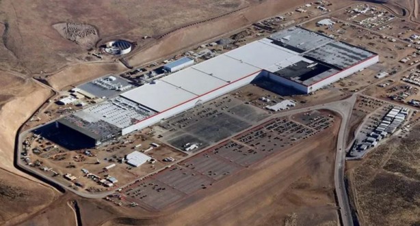 Ekonomik durgunluğun ayak sesleri! Tesla'nın tedarikçisi genişleme planlarını erteledi