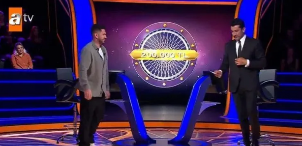 Foto - Ekran başındaki tarih severler çıldırdı! Kim Milyoner’e damga vuran Osmanlı sorusu