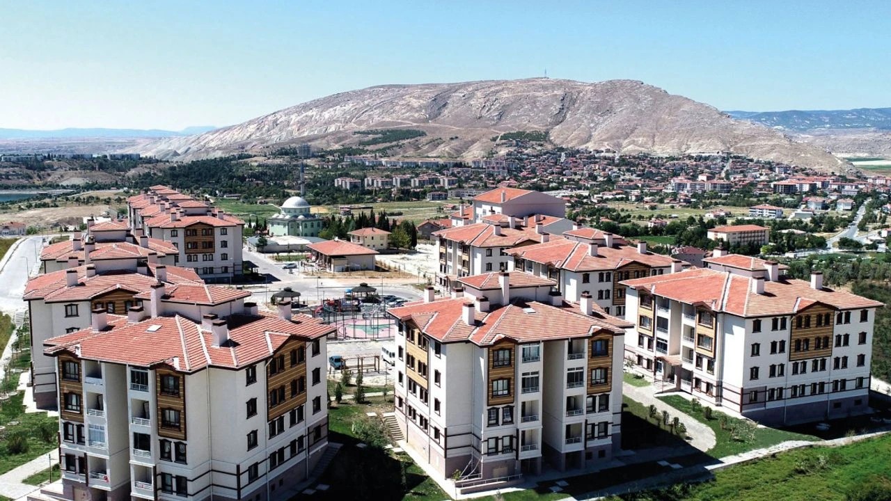 Foto - Ekrem de 100 bin tane yapacaktı hani… TOKİ son rakamı paylaştı