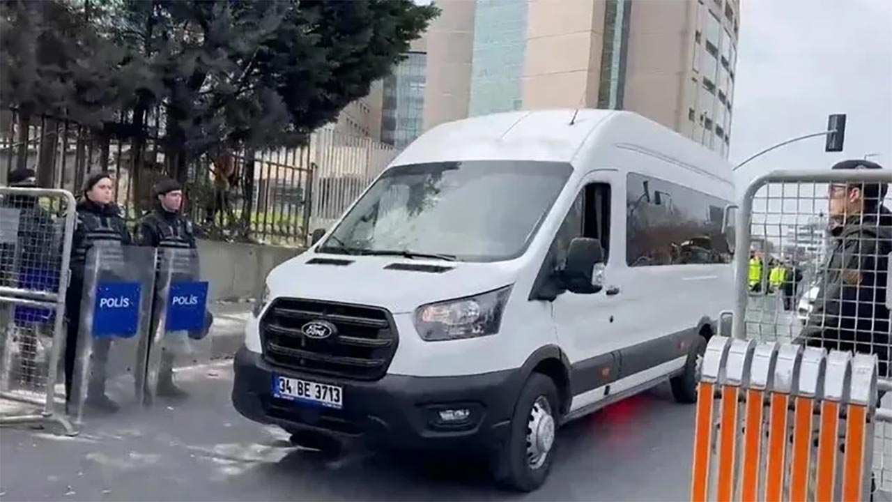 Foto - Ekrem İmamoğlu suç gelirlerini onun üzerinden aklamış! Oğlunu da kirli çarka dahil etti