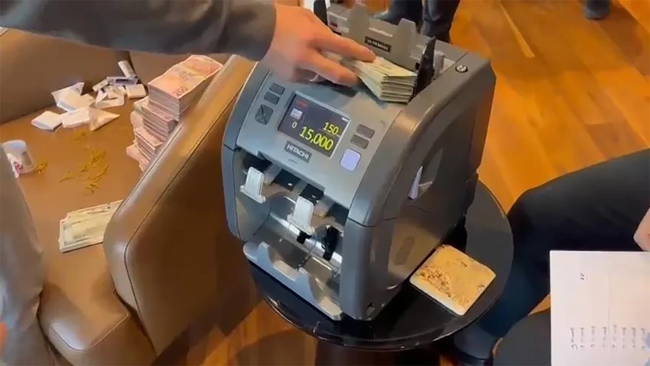 Foto - Ekrem İmamoğlu suç gelirlerini onun üzerinden aklamış! Oğlunu da kirli çarka dahil etti