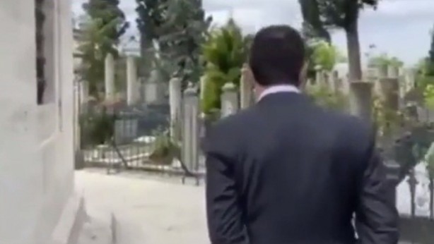 Foto - Ekrem İmamoğlu'na tepki yağıyor! 'Sandukaya tekmeyi atıp...'