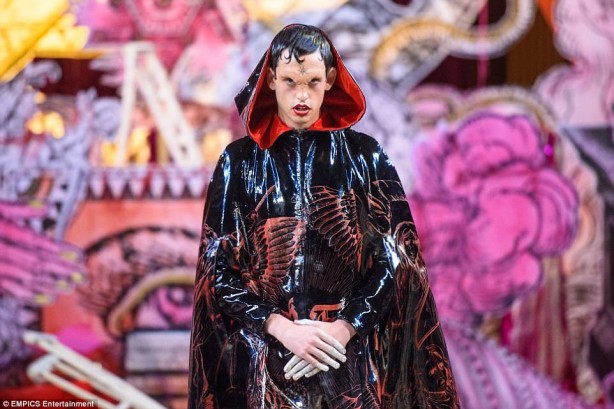 Foto - Bu da yine aynı defileden.