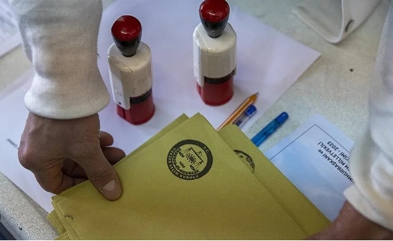 Foto - Ekrem İmamoğlu'nu gazlayan ünlü anket şirketinden sürpriz karar! Seçime sayılı günler kala duyurdular