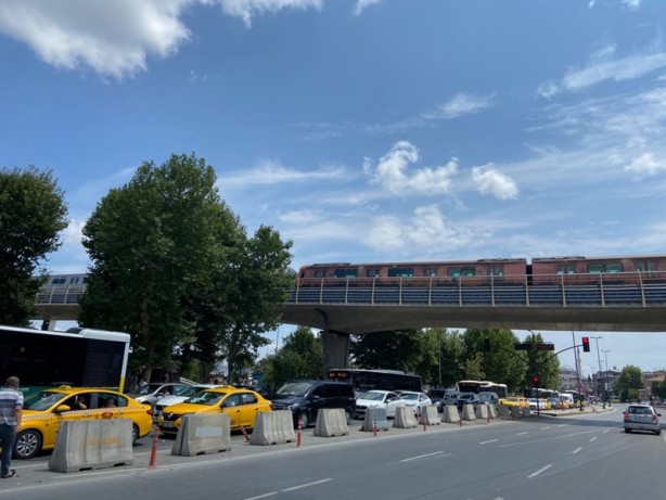 Foto - Ekrem İmamoğlu'nun beceriksizliği saç baş yolduruyor! Unkapanı'nda trafik kilit
