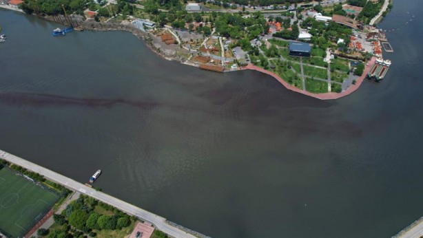 Foto - Ekrem’den büyük başarı! Haliç pisliği geri döndü